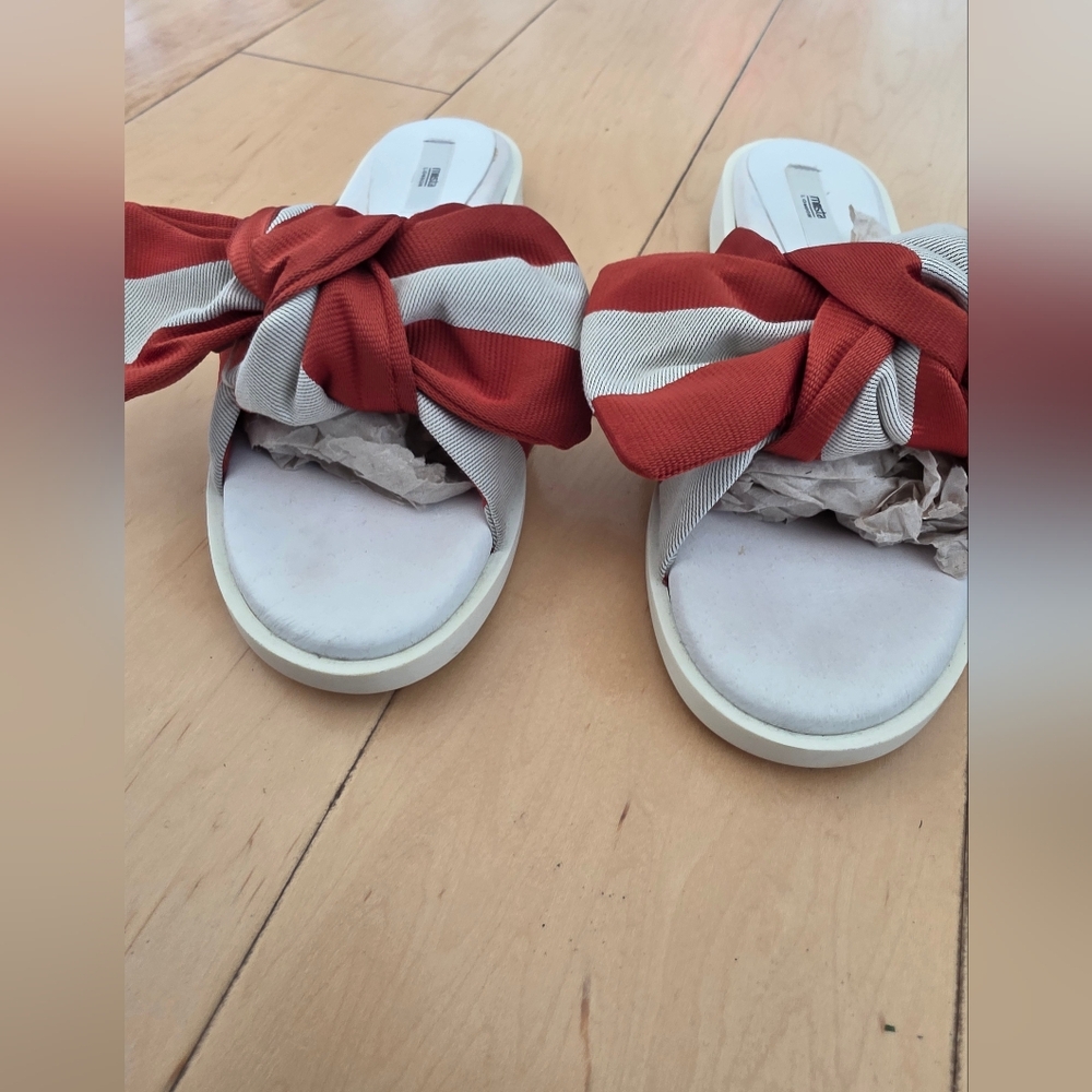 Red and White Bow Slide Sandals